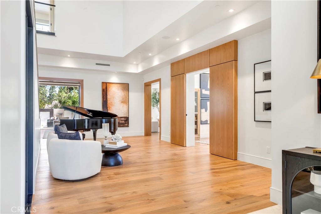 6 Pinehurst Ln