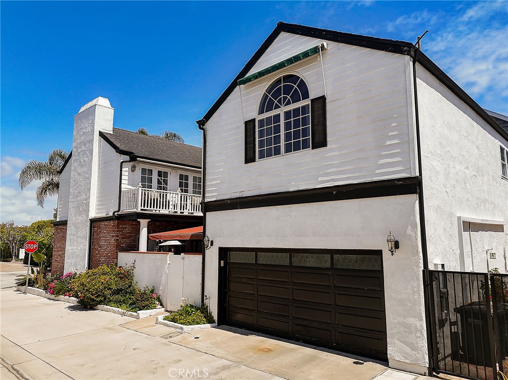 2025 E Balboa