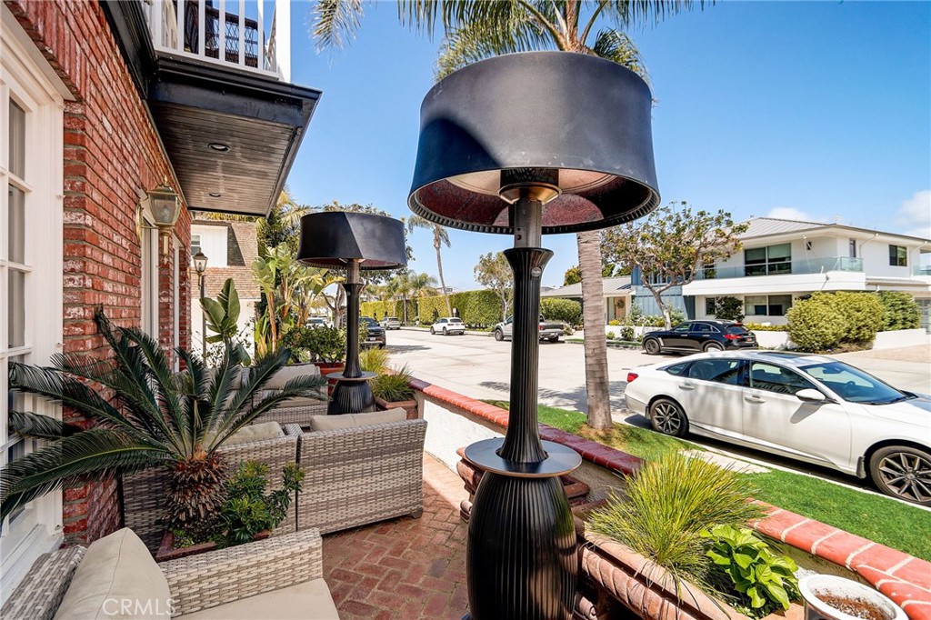 2025 E Balboa