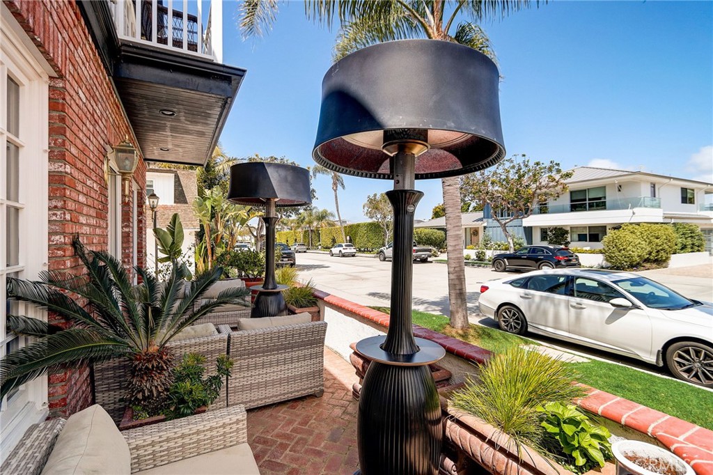 2025 E Balboa
