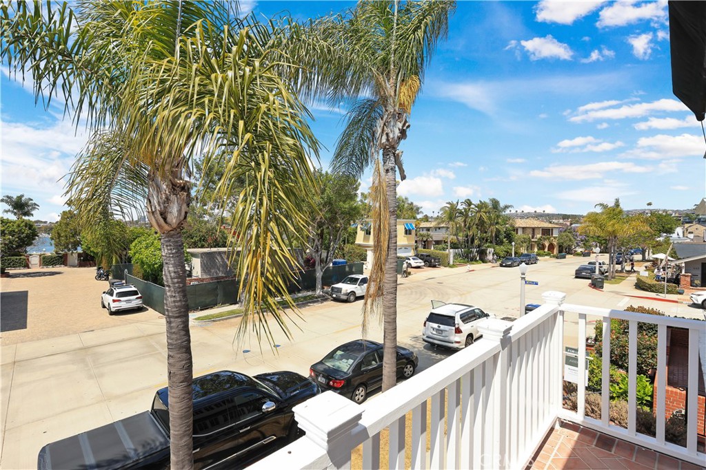 2025 E Balboa