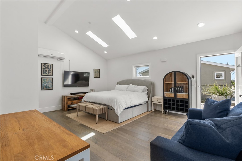 515 Tustin Ave