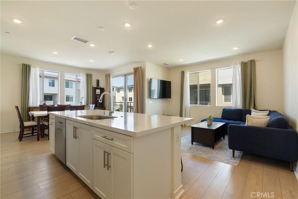 1562 Topeka Ave 1 1