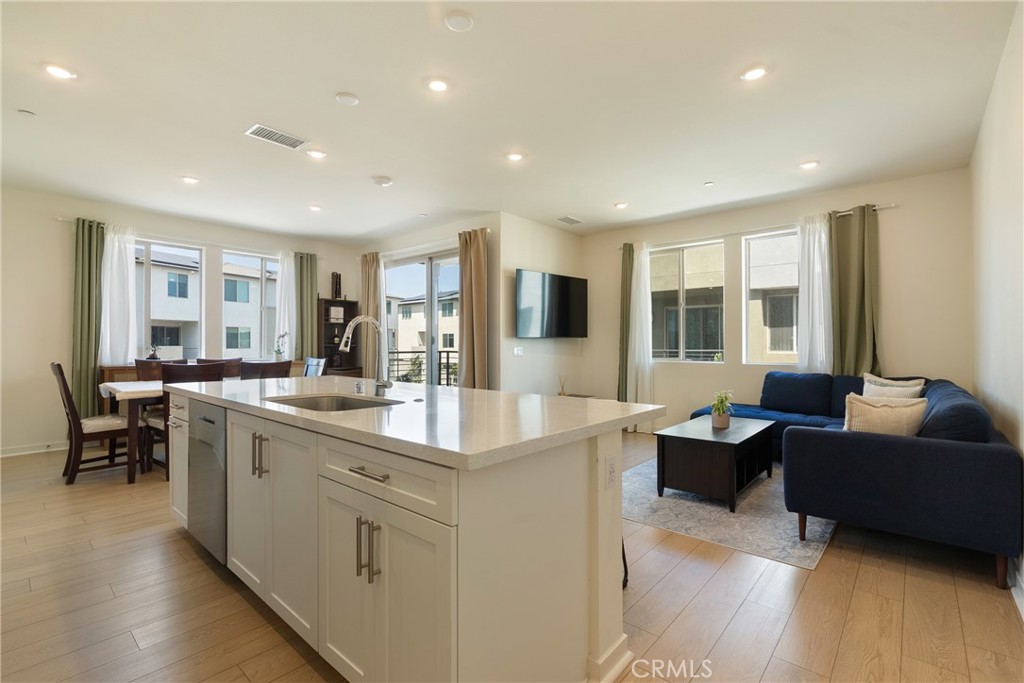 1562 Topeka Ave 1 1