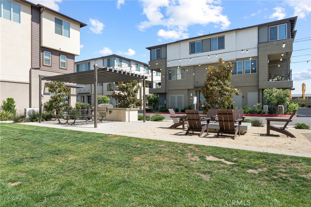 1562 Topeka Ave 1 1