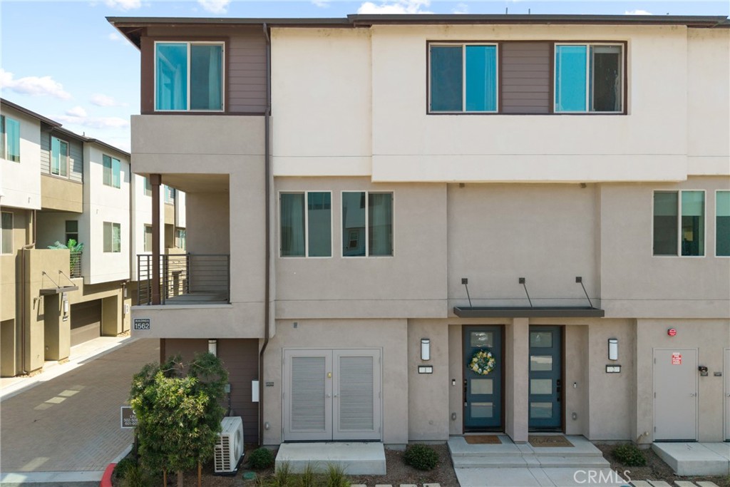 1562 Topeka Ave 1 1