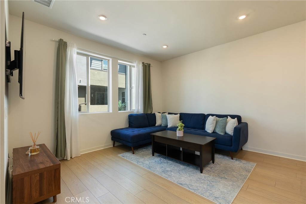 1562 Topeka Ave 1 1