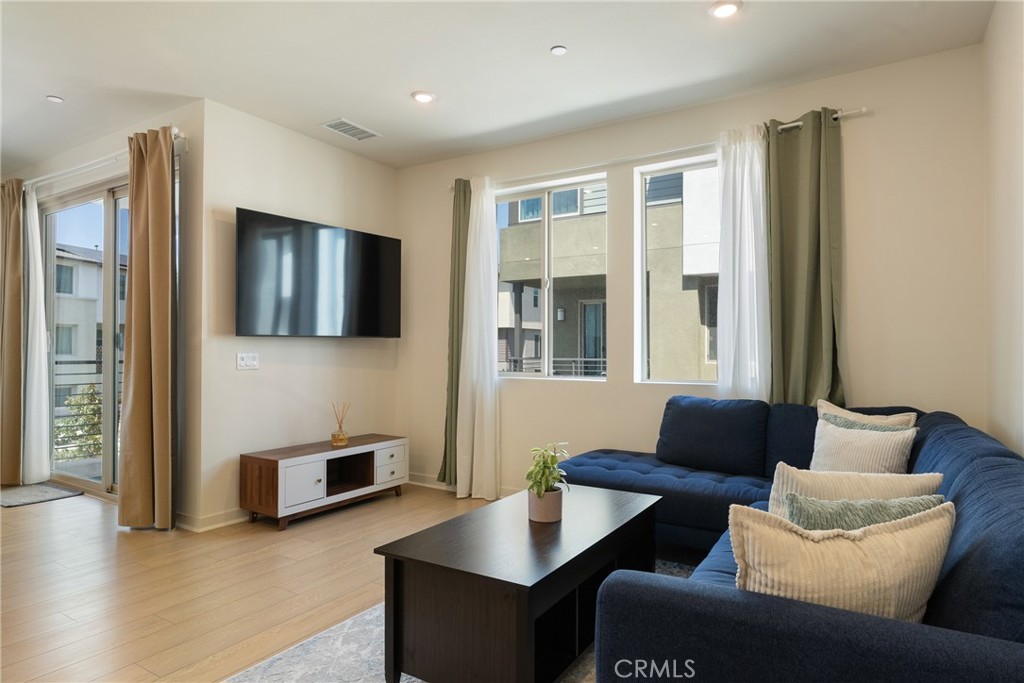 1562 Topeka Ave 1 1