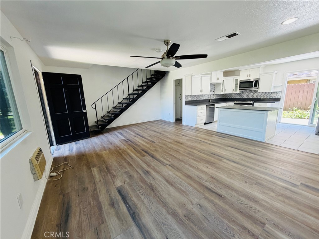 630 S Knott 54