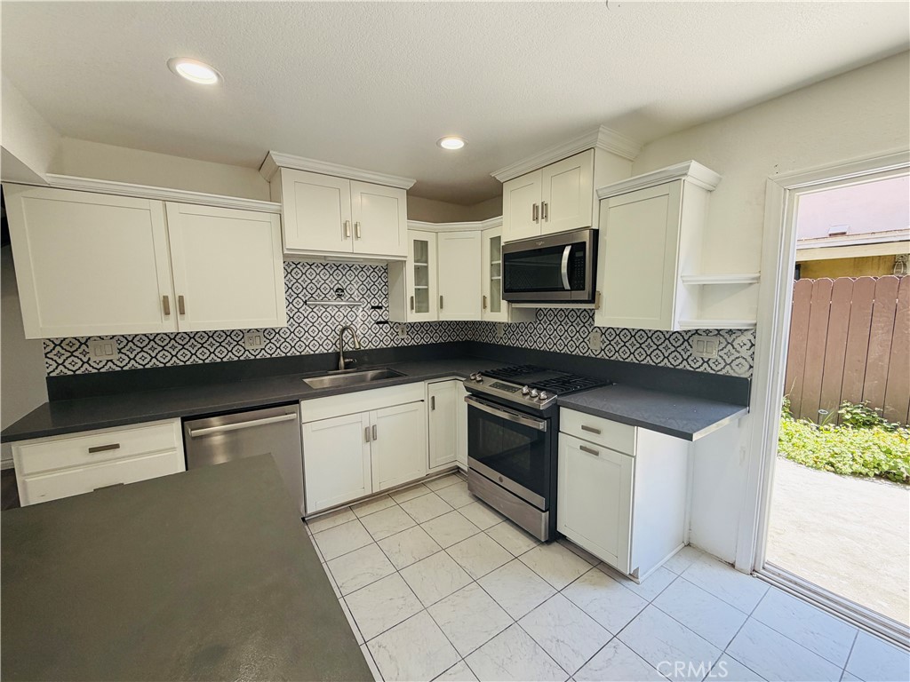630 S Knott 54