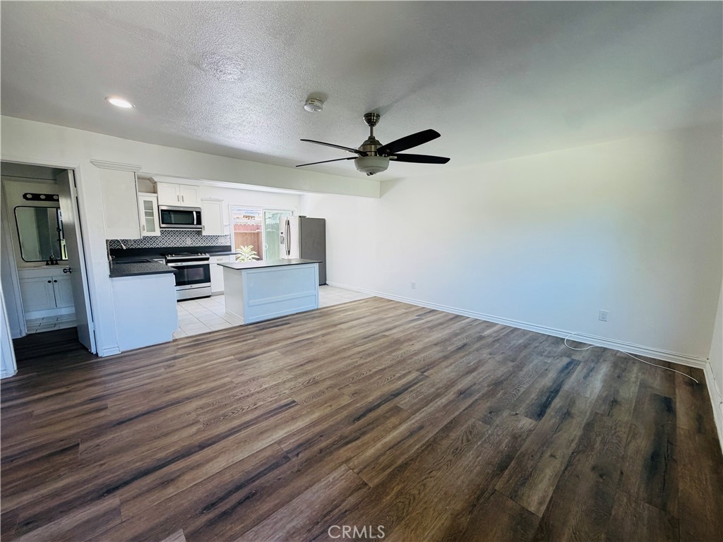 630 S Knott 54