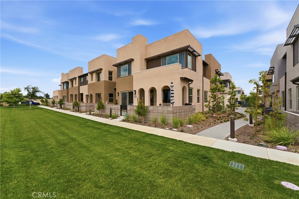 3247 E. Moonstone Drive