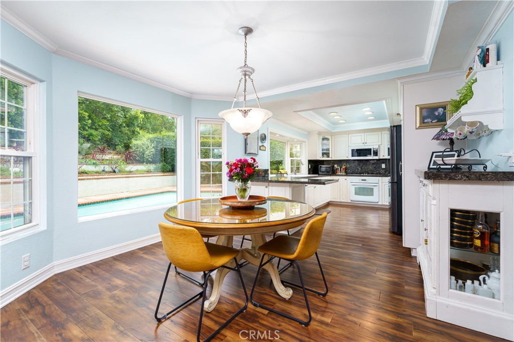 7318 E Cambria