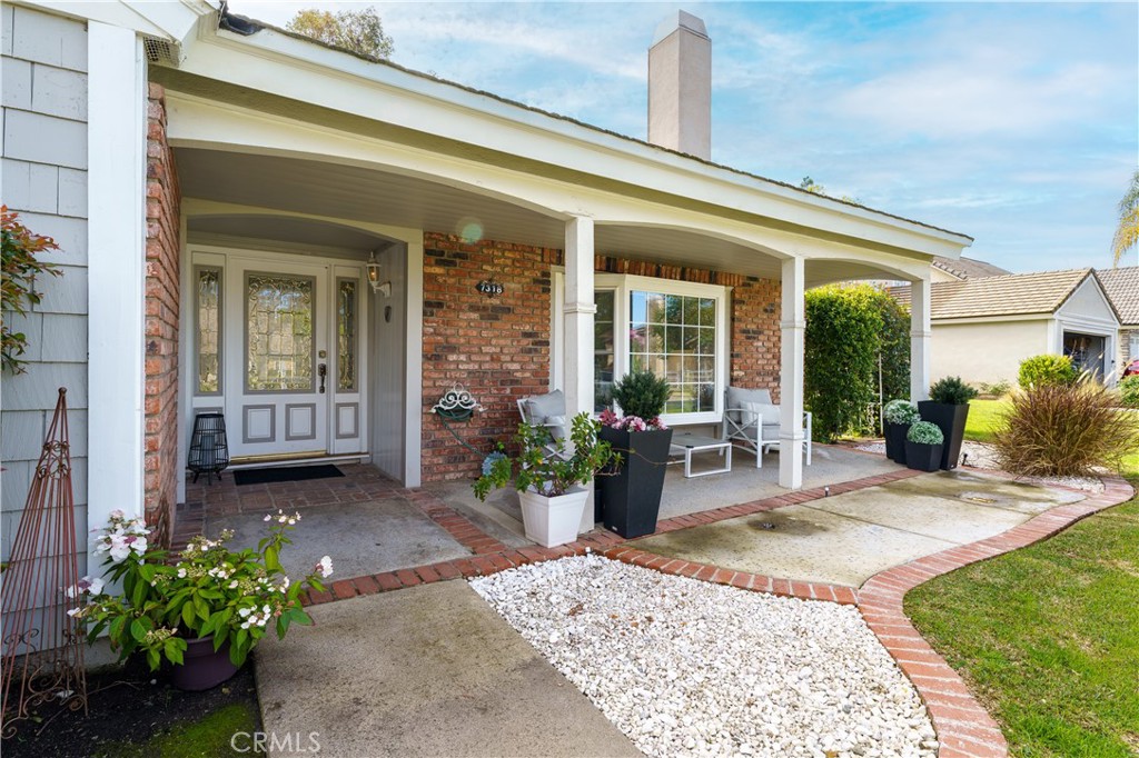 7318 E Cambria