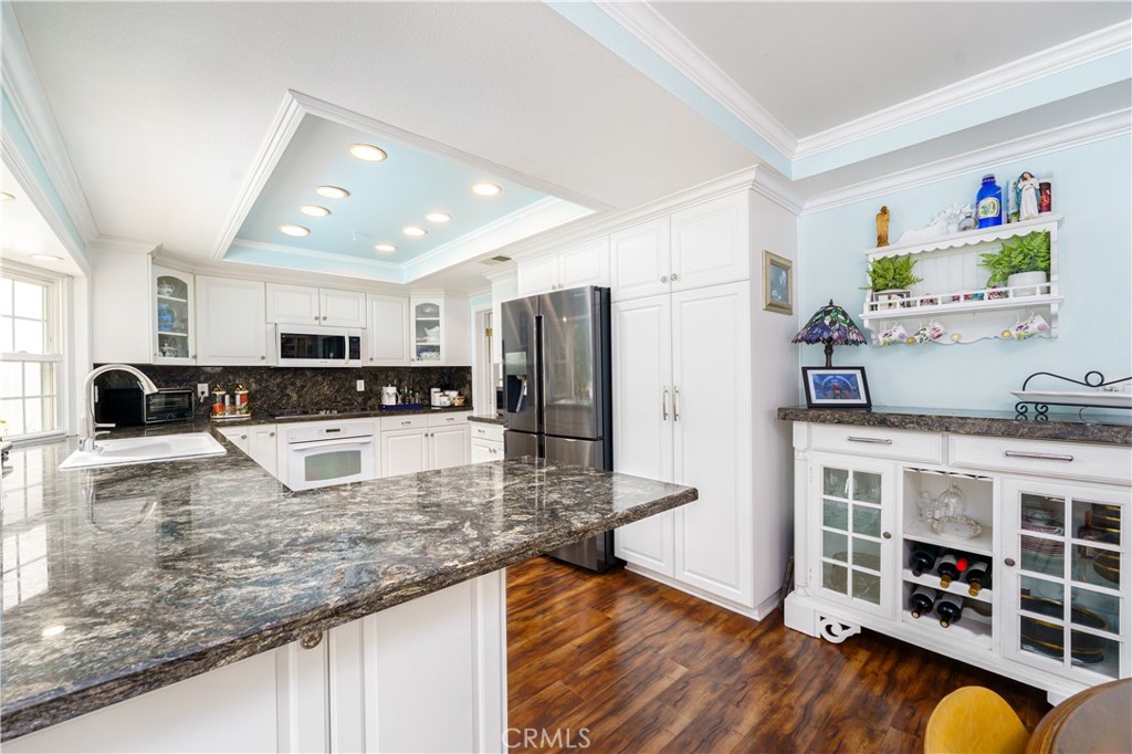 7318 E Cambria