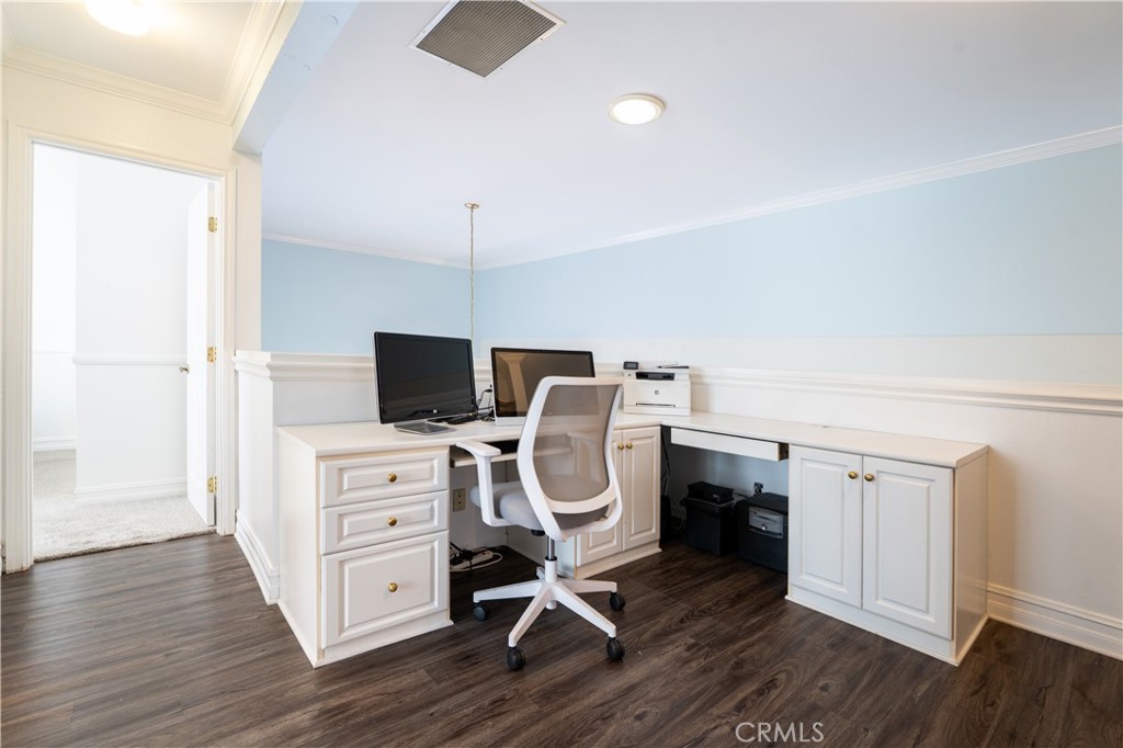 7318 E Cambria