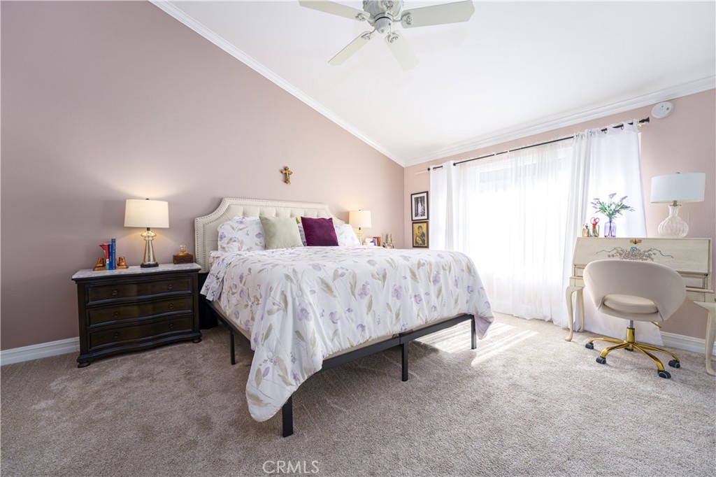 7318 E Cambria