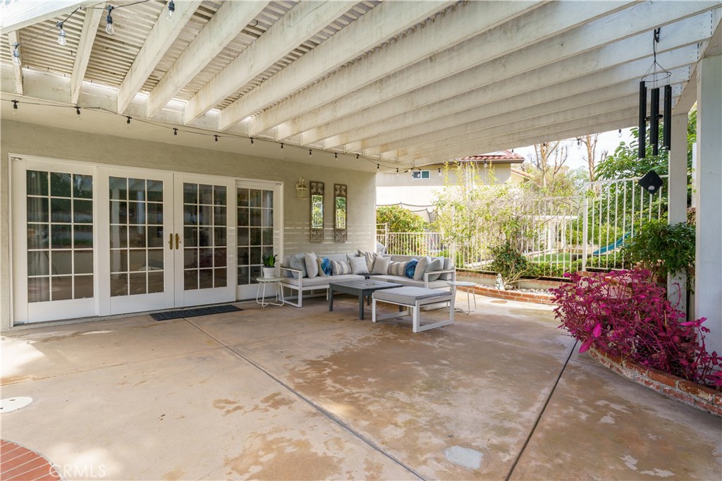 7318 E Cambria