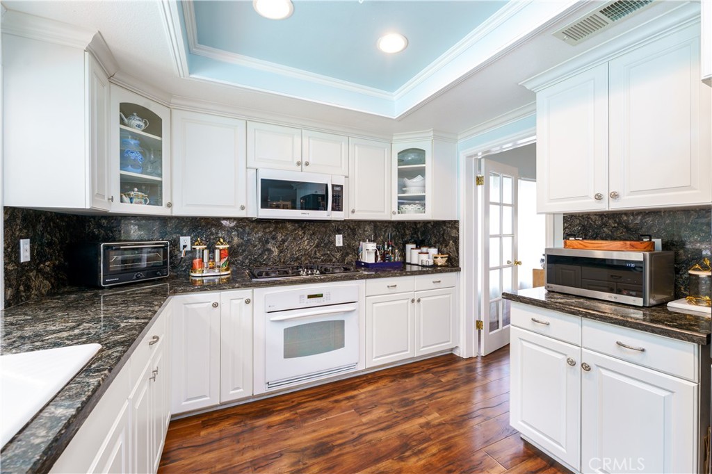 7318 E Cambria