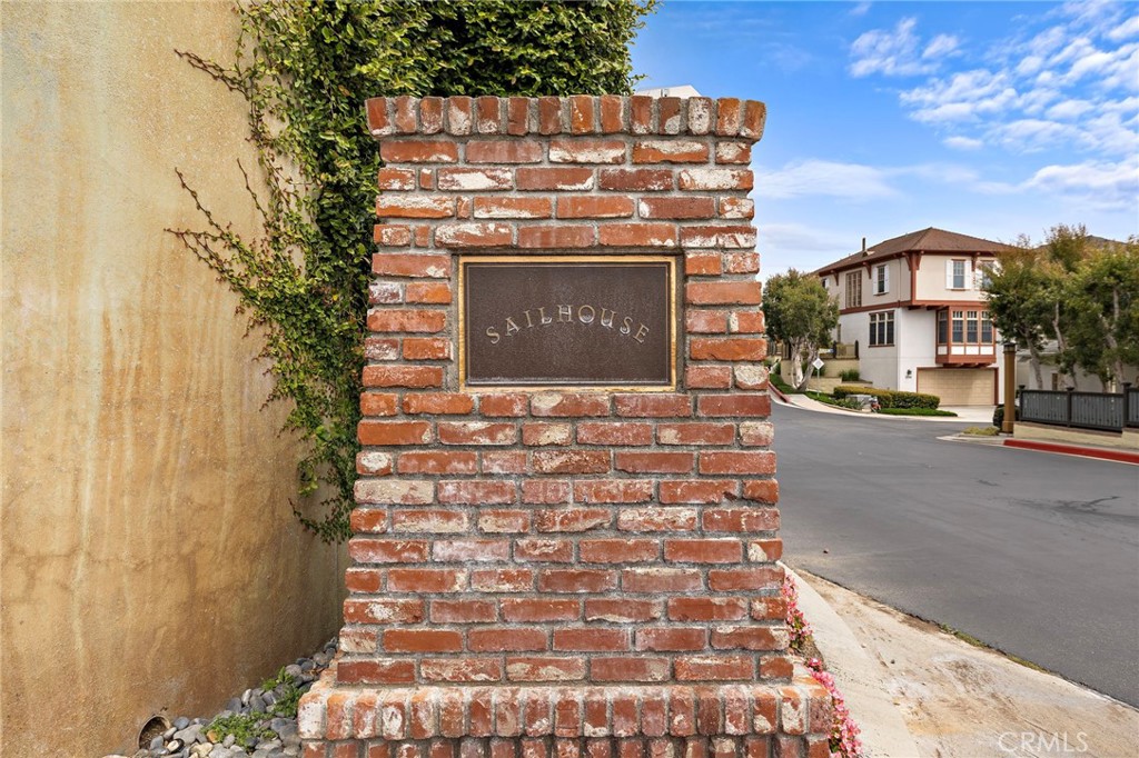 2741 Bungalow