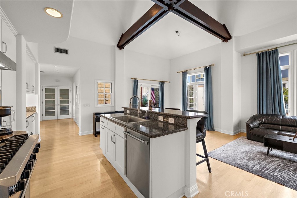 2741 Bungalow