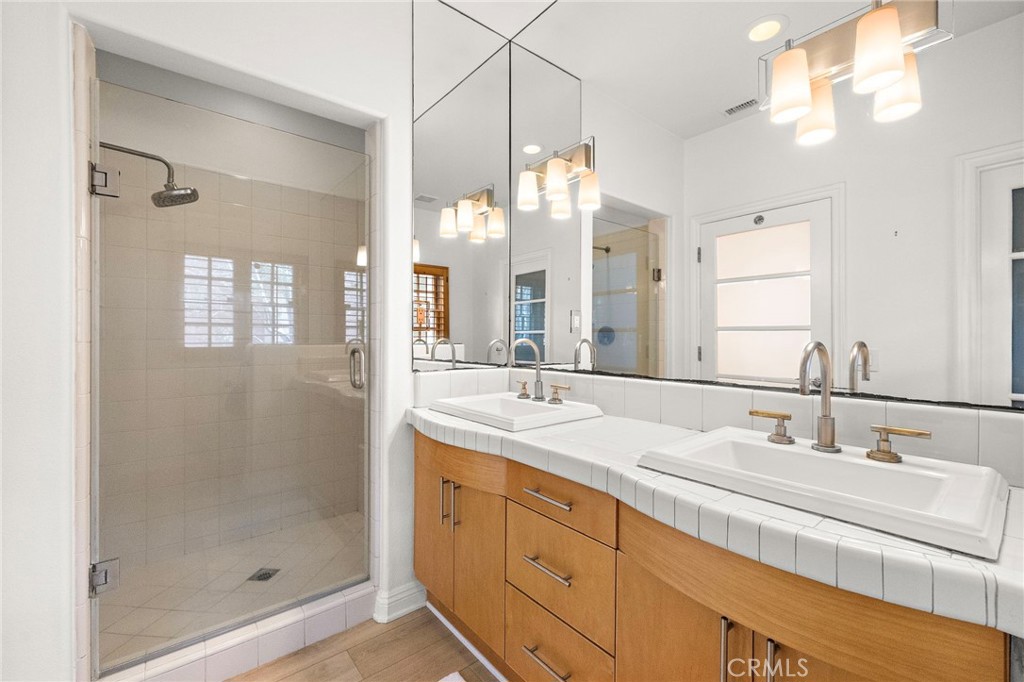 2741 Bungalow