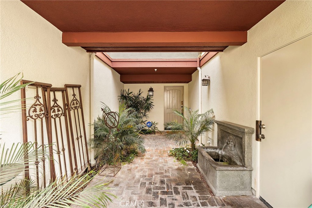 2741 Bungalow