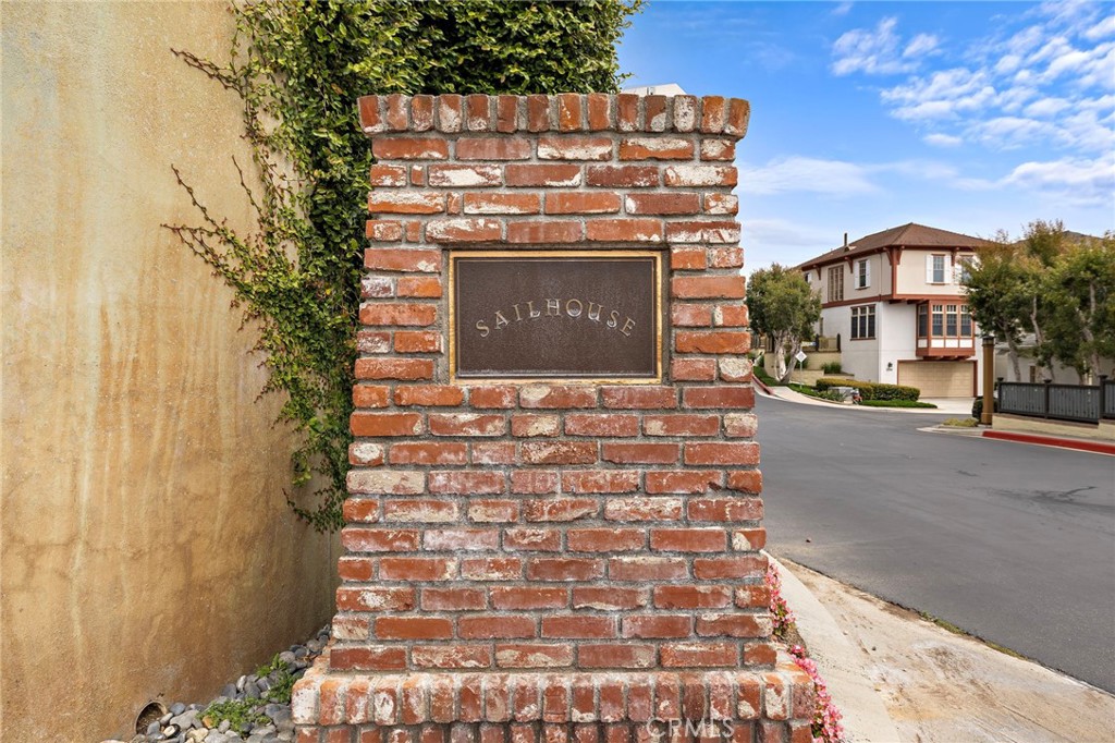 2741 Bungalow