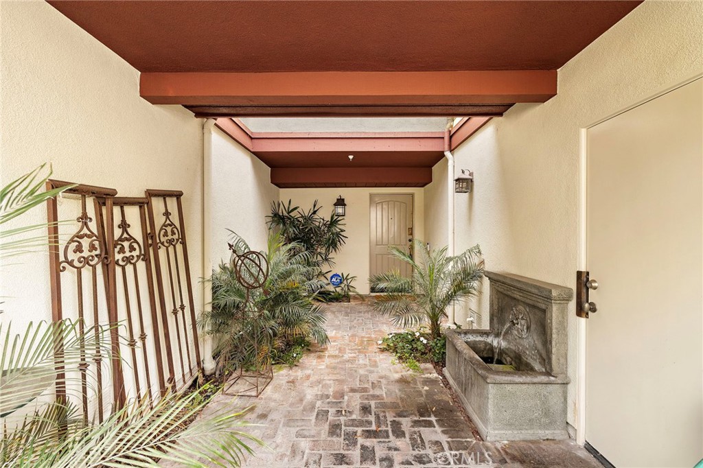 2741 Bungalow