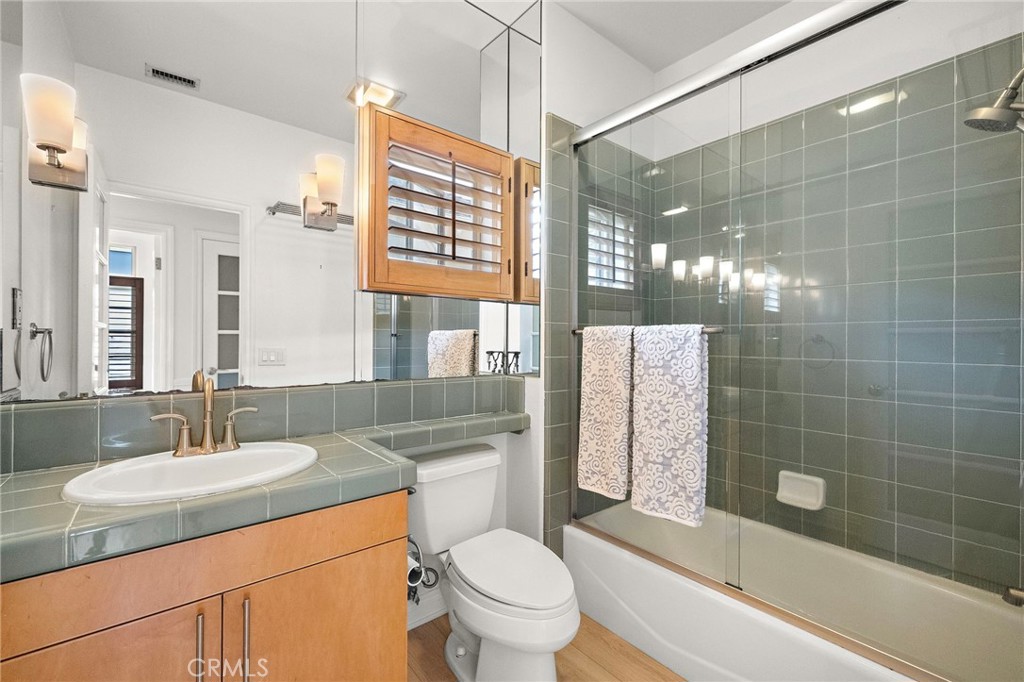 2741 Bungalow