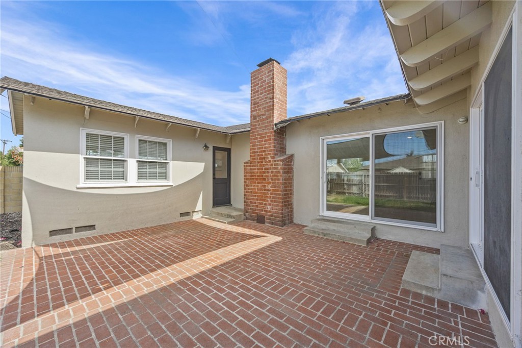 2445 W Marian