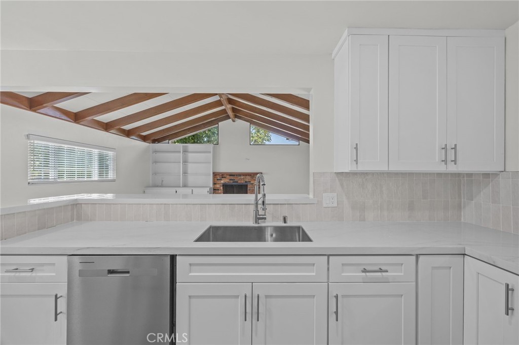 2445 W Marian
