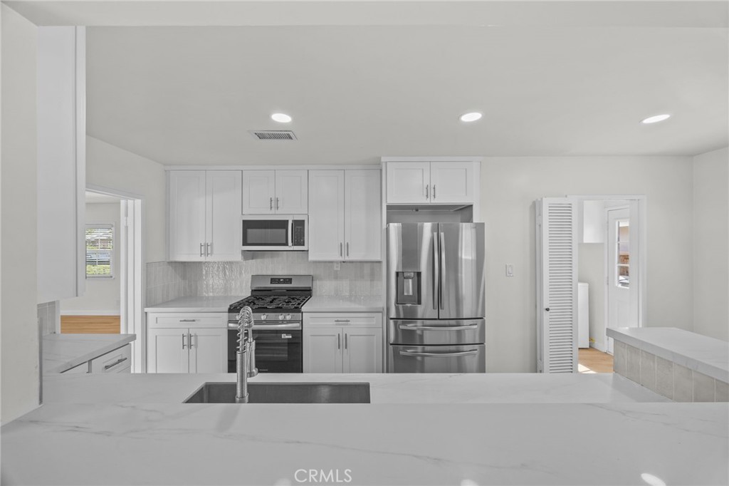 2445 W Marian