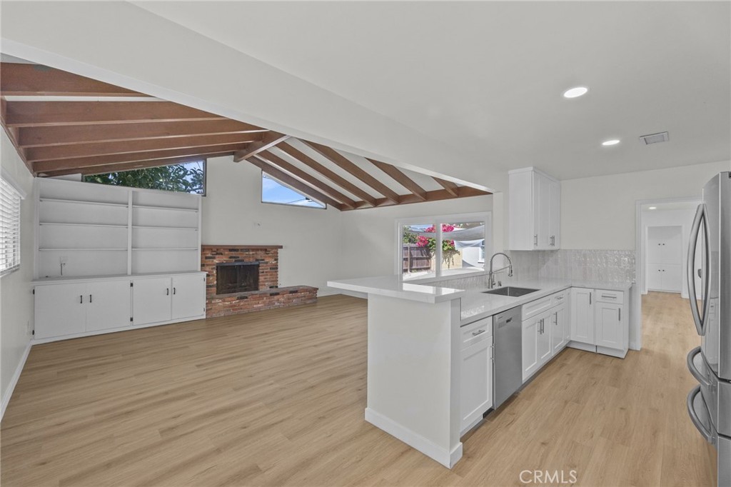 2445 W Marian