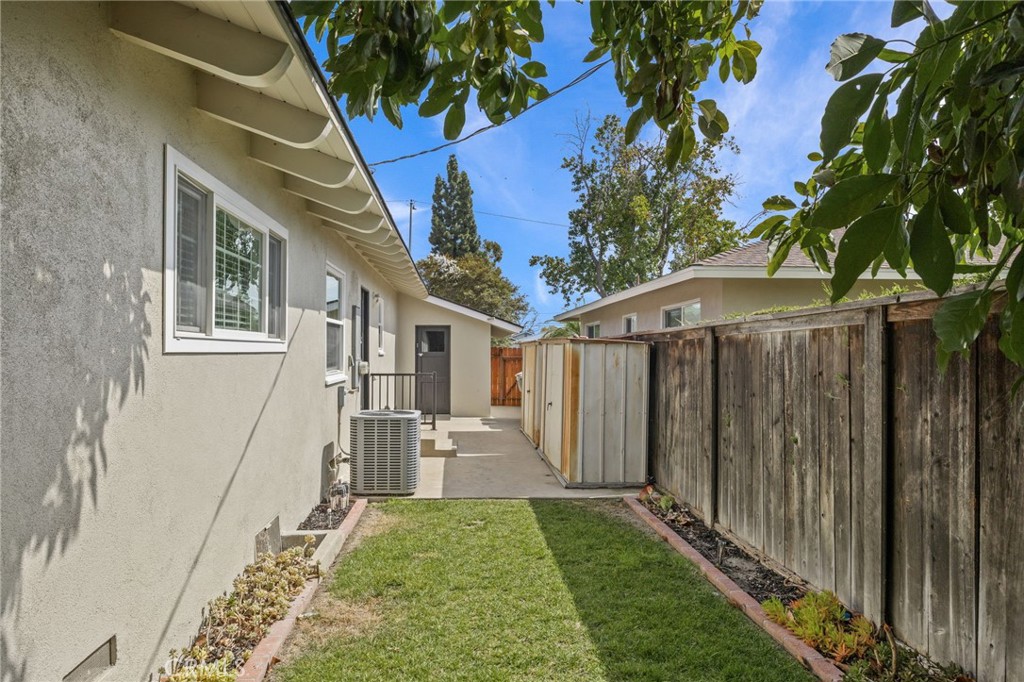 2445 W Marian