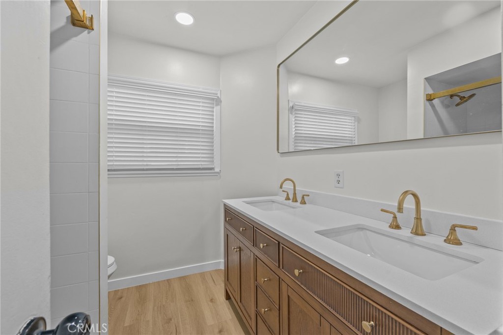 2445 W Marian