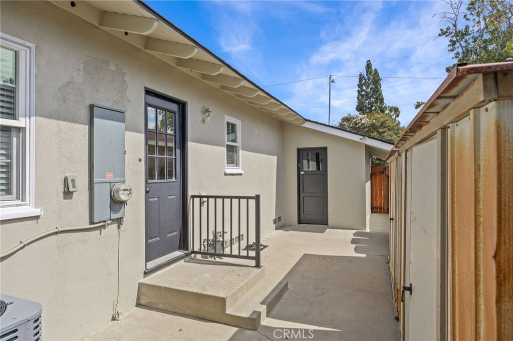 2445 W Marian