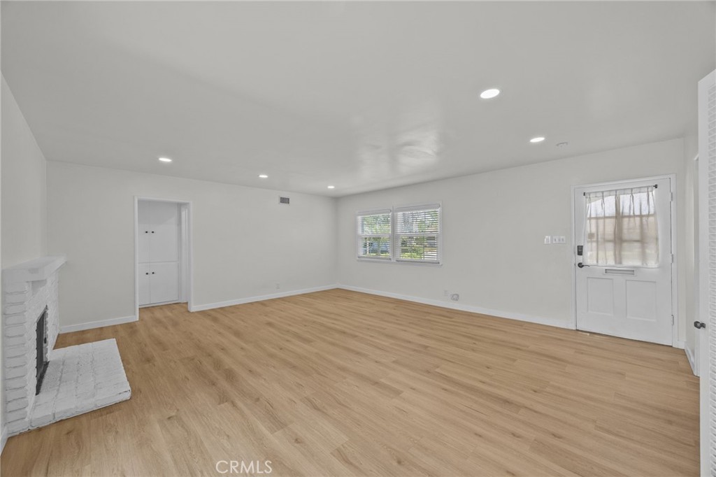 2445 W Marian