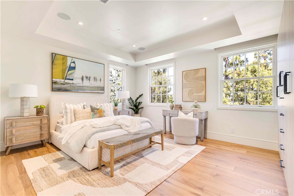 6 Pinehurst Ln