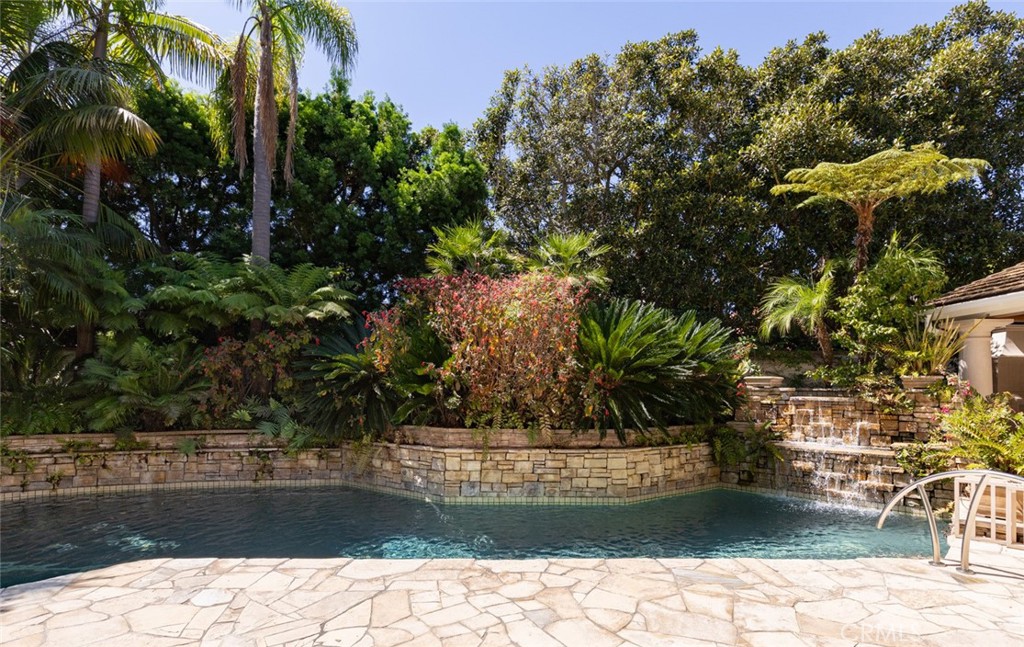 3 Weybridge Court