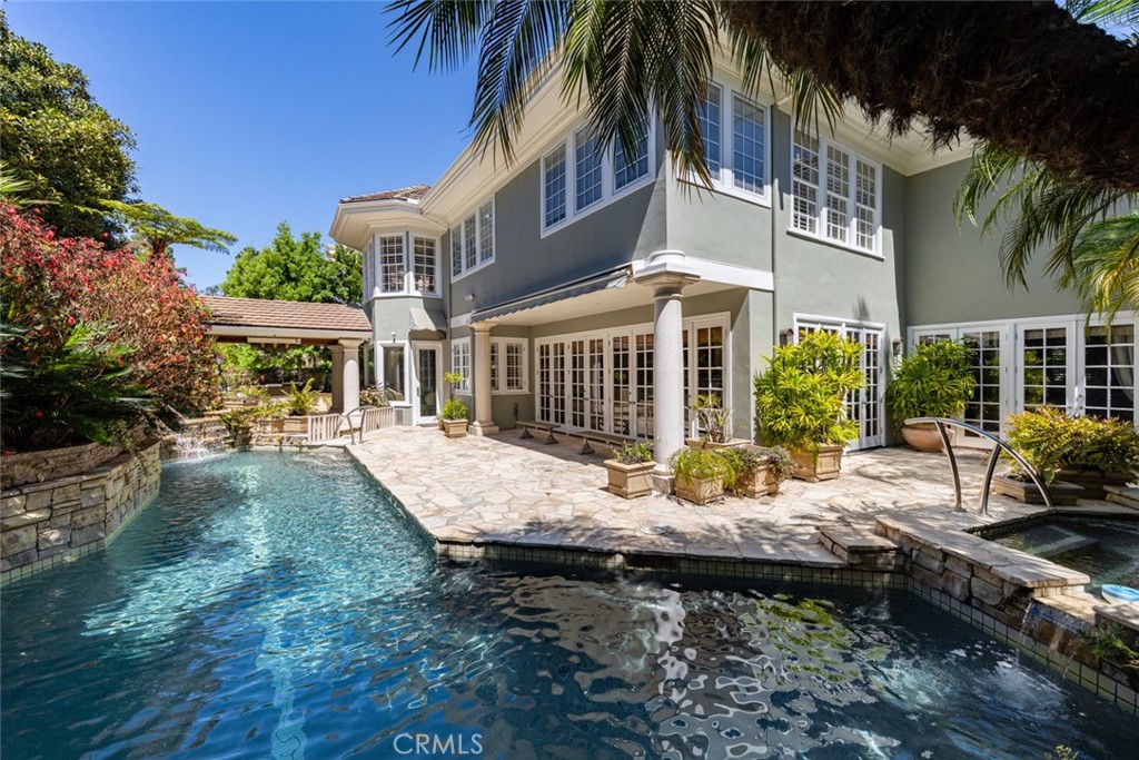 3 Weybridge Court