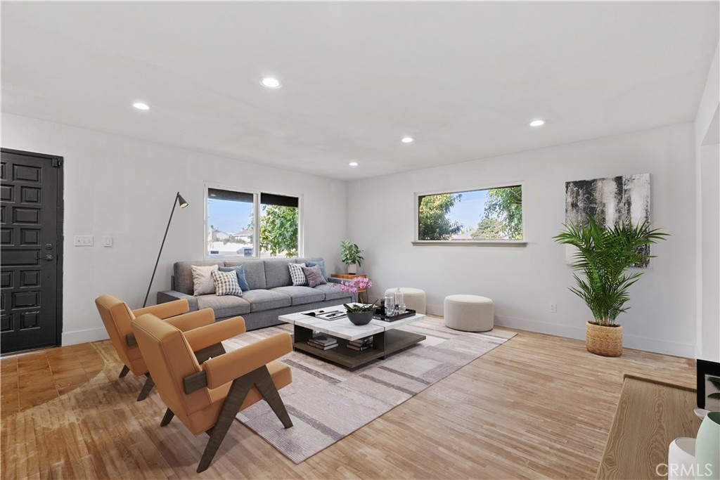 6972 Laurelhurst