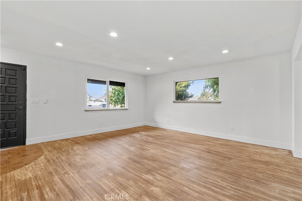 6972 Laurelhurst