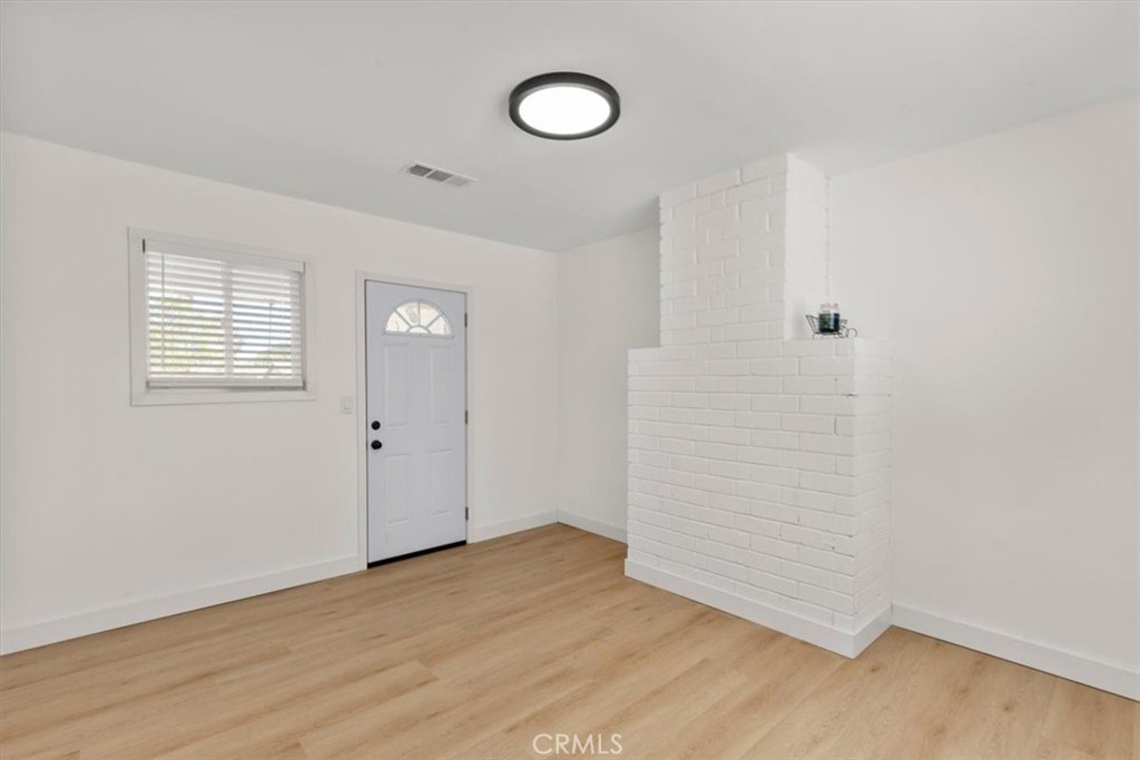 1025 Richards