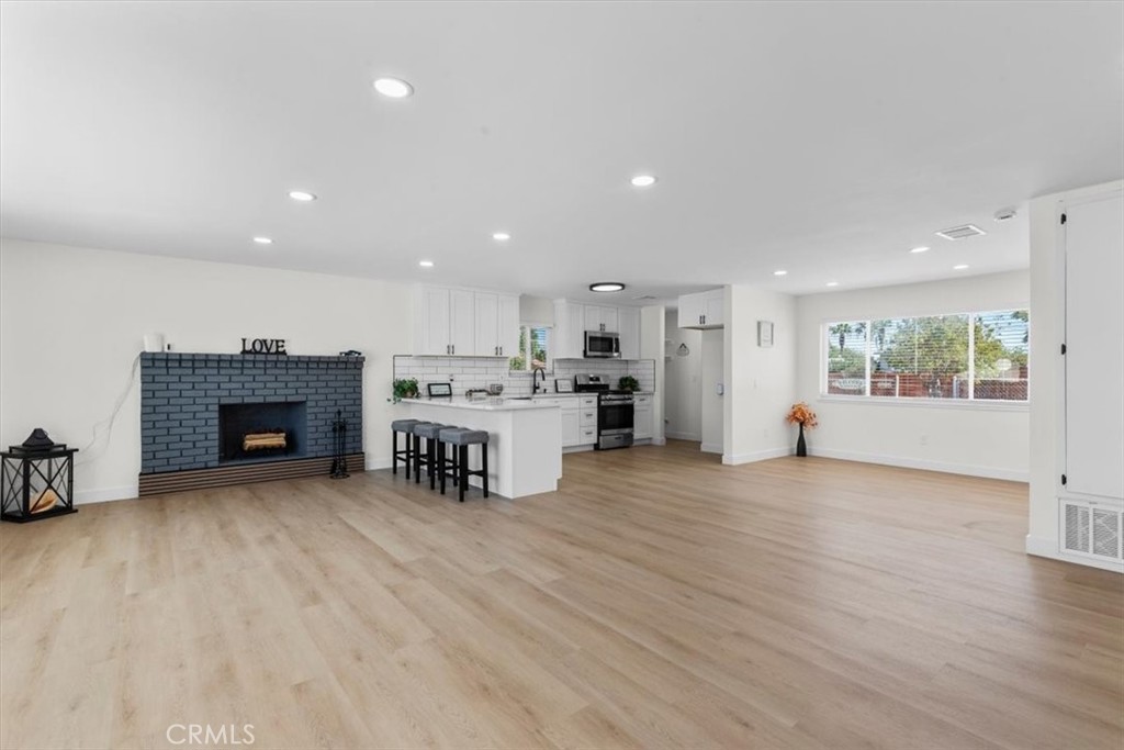 1025 Richards