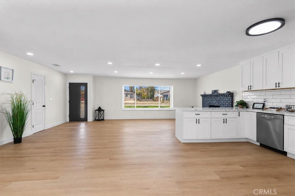 1025 Richards