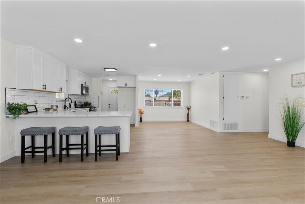 1025 Richards