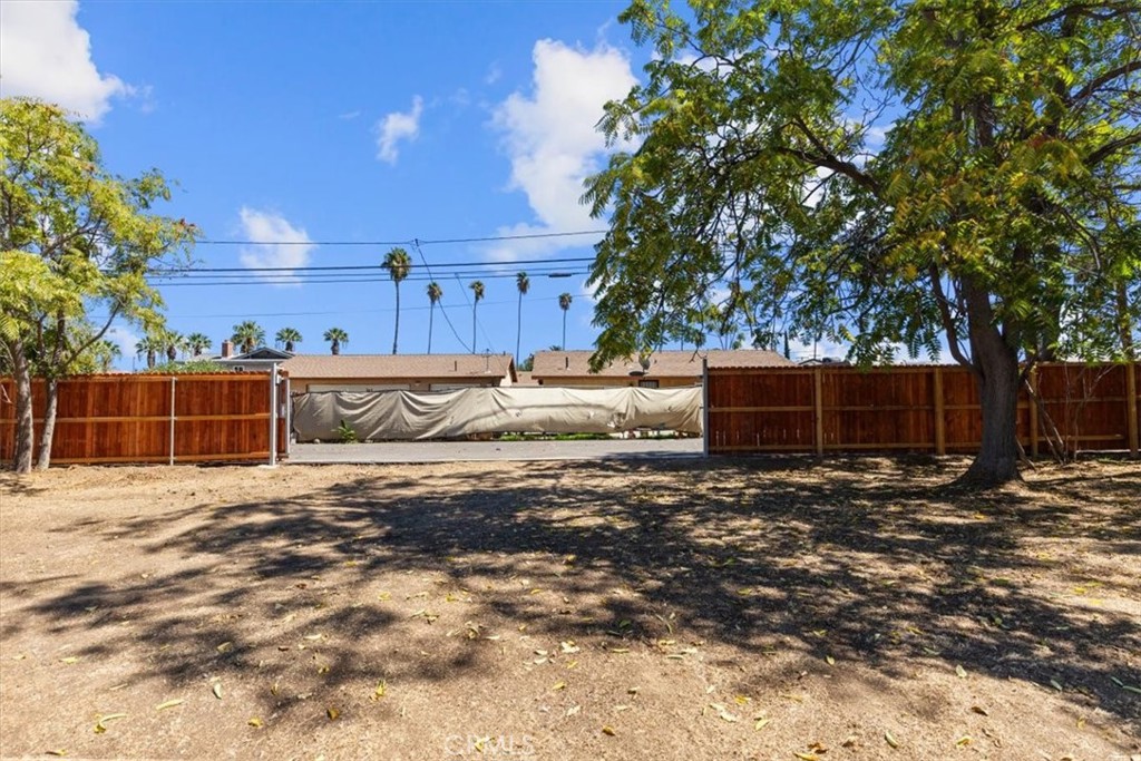 1025 Richards