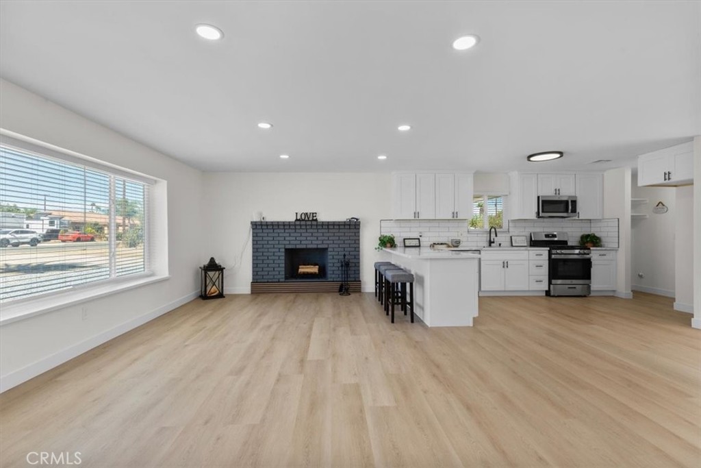 1025 Richards