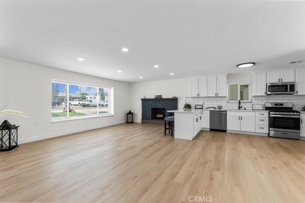 1025 Richards